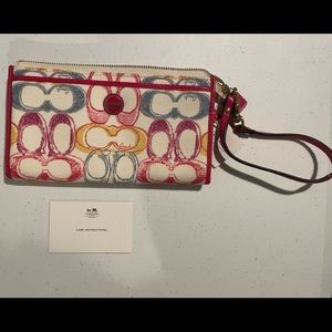 Coach wristlet wallet